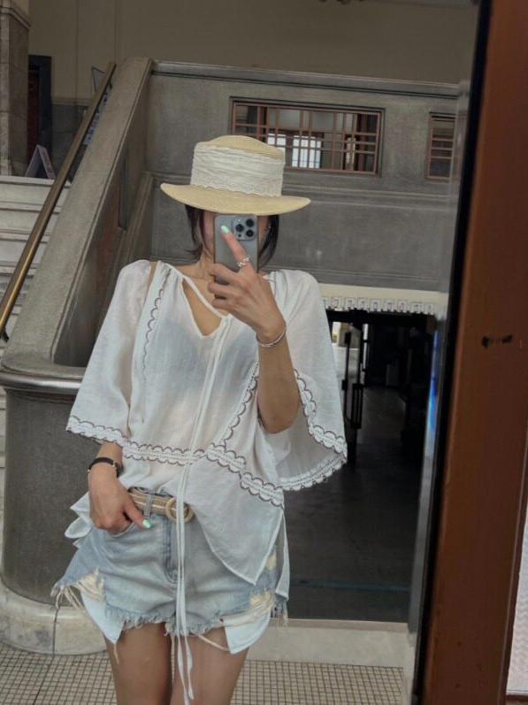 Ethnic Fusion Fashion - Top de Estilo Coreano con Encaje