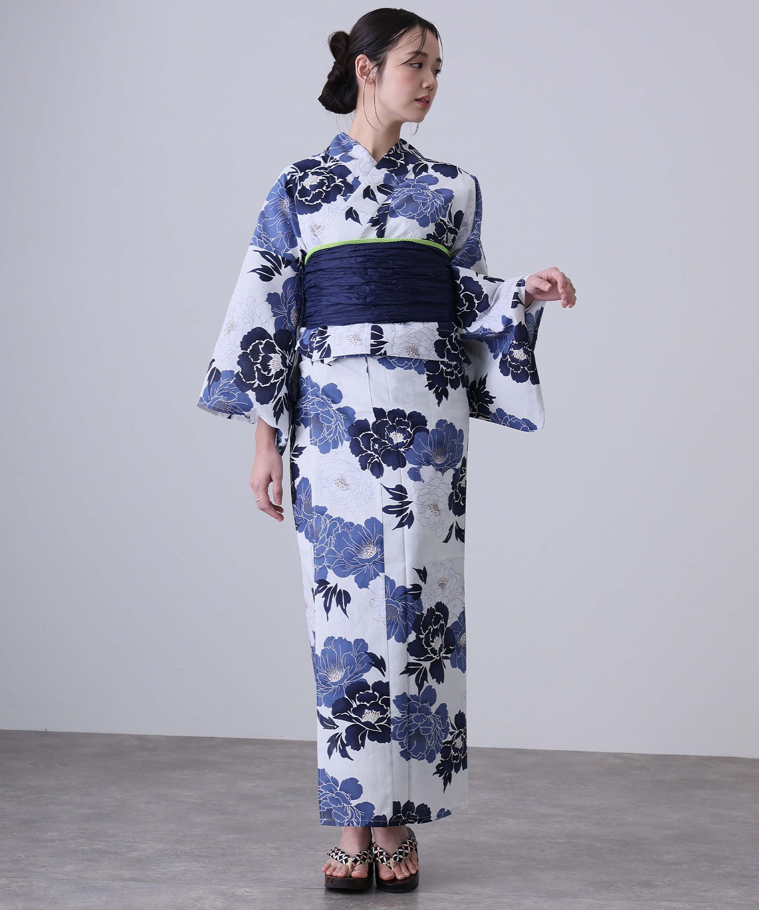 Yukata Tradicional, Kimono de  - Ethnic Clothing & Online Fashion Store Khaadi Us reseña y precio